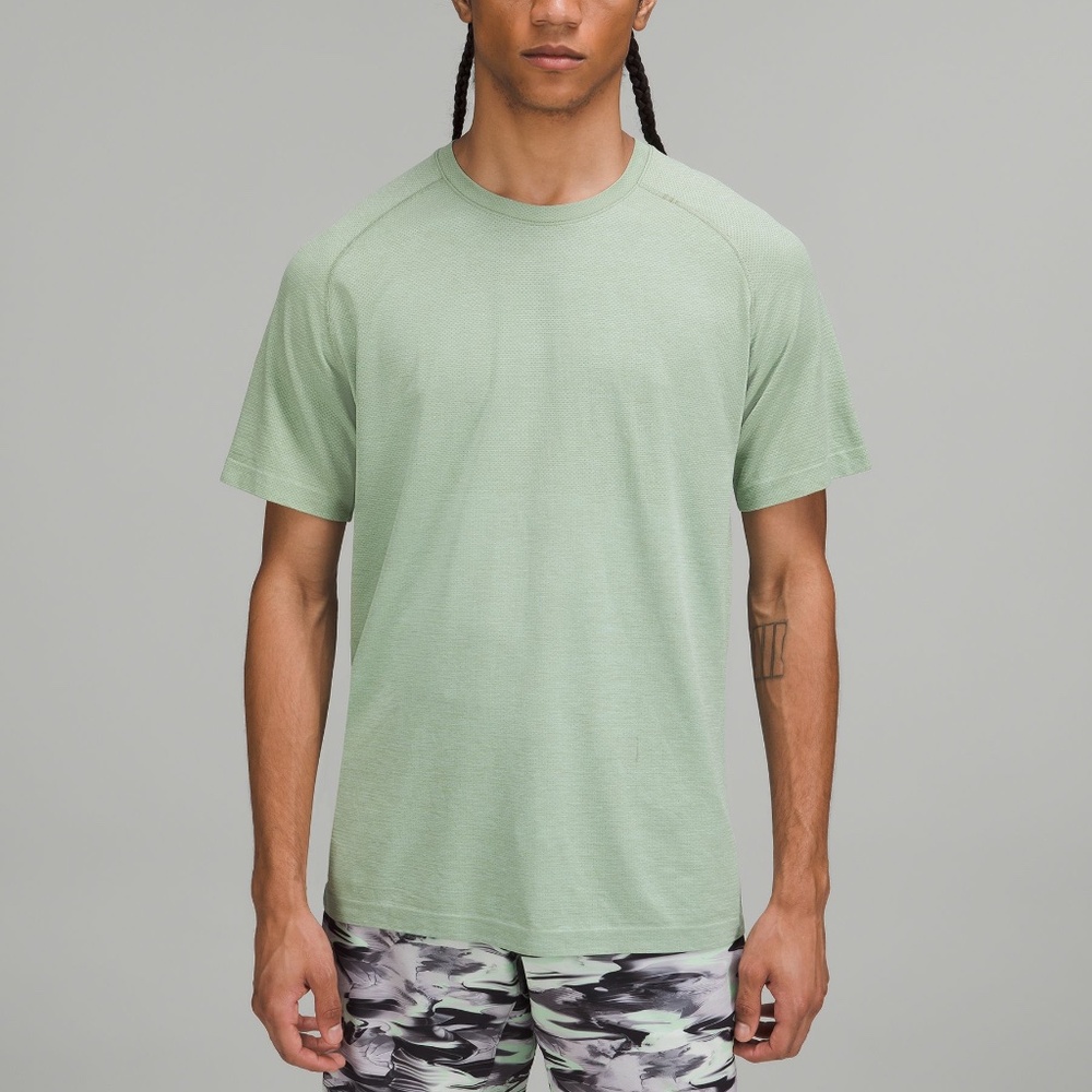 LULULEMON METAL VENT TECH SHIRT